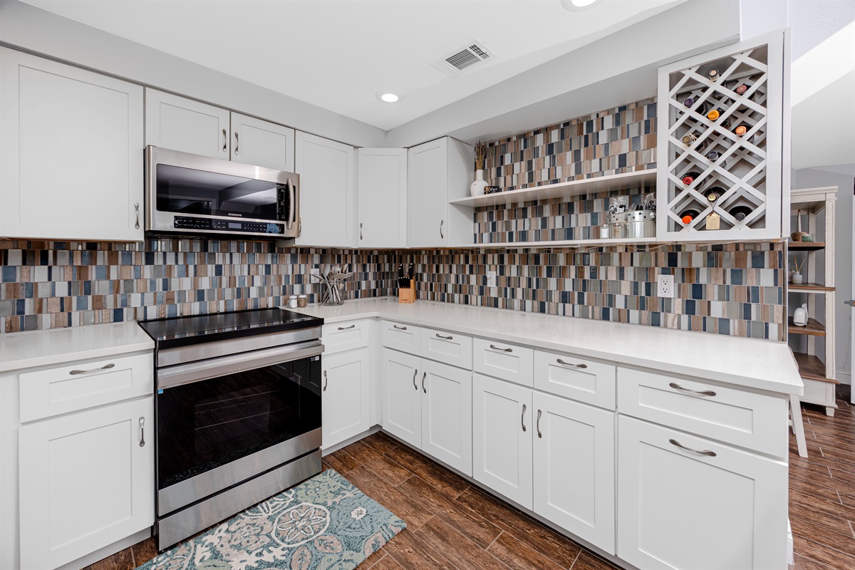 Perfect space for quick snacks, or home cooked meals!