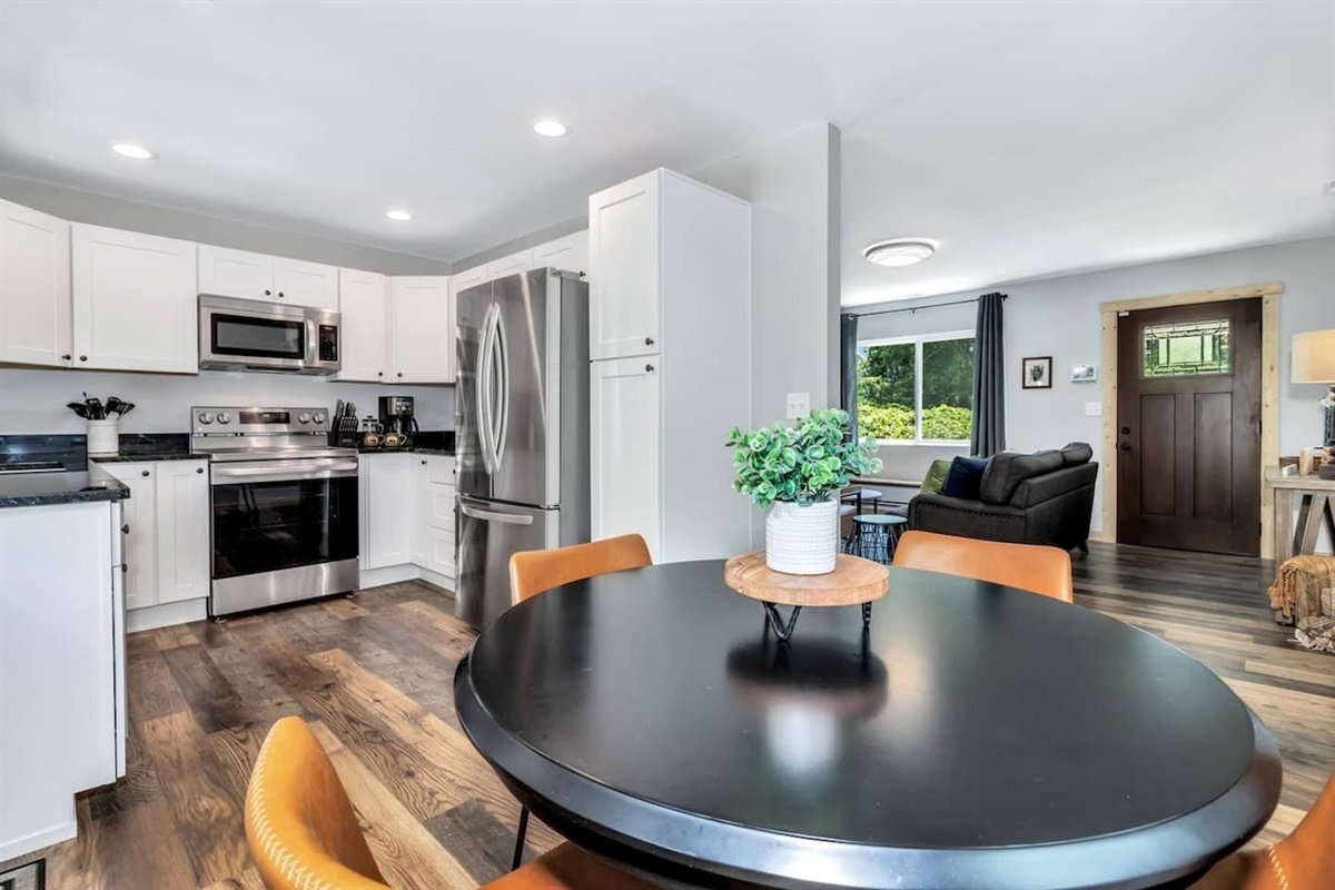 Kitchen Dining Area