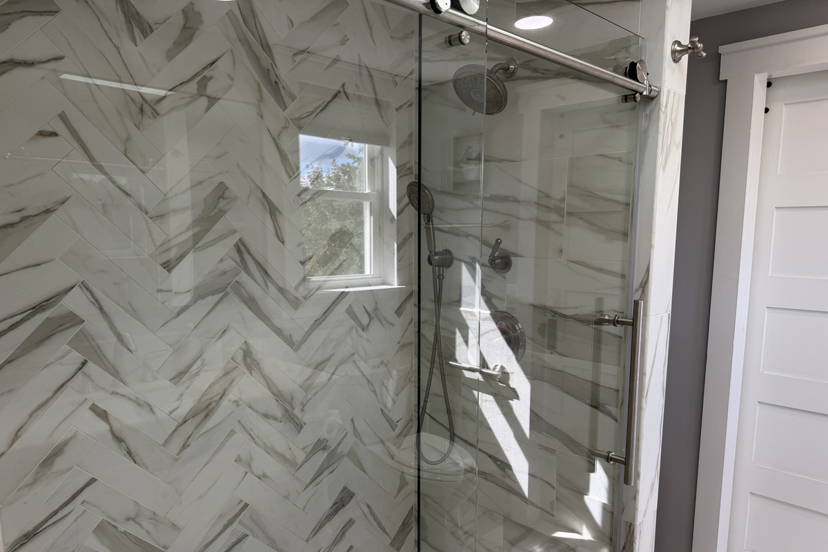 Frame-less glass shower