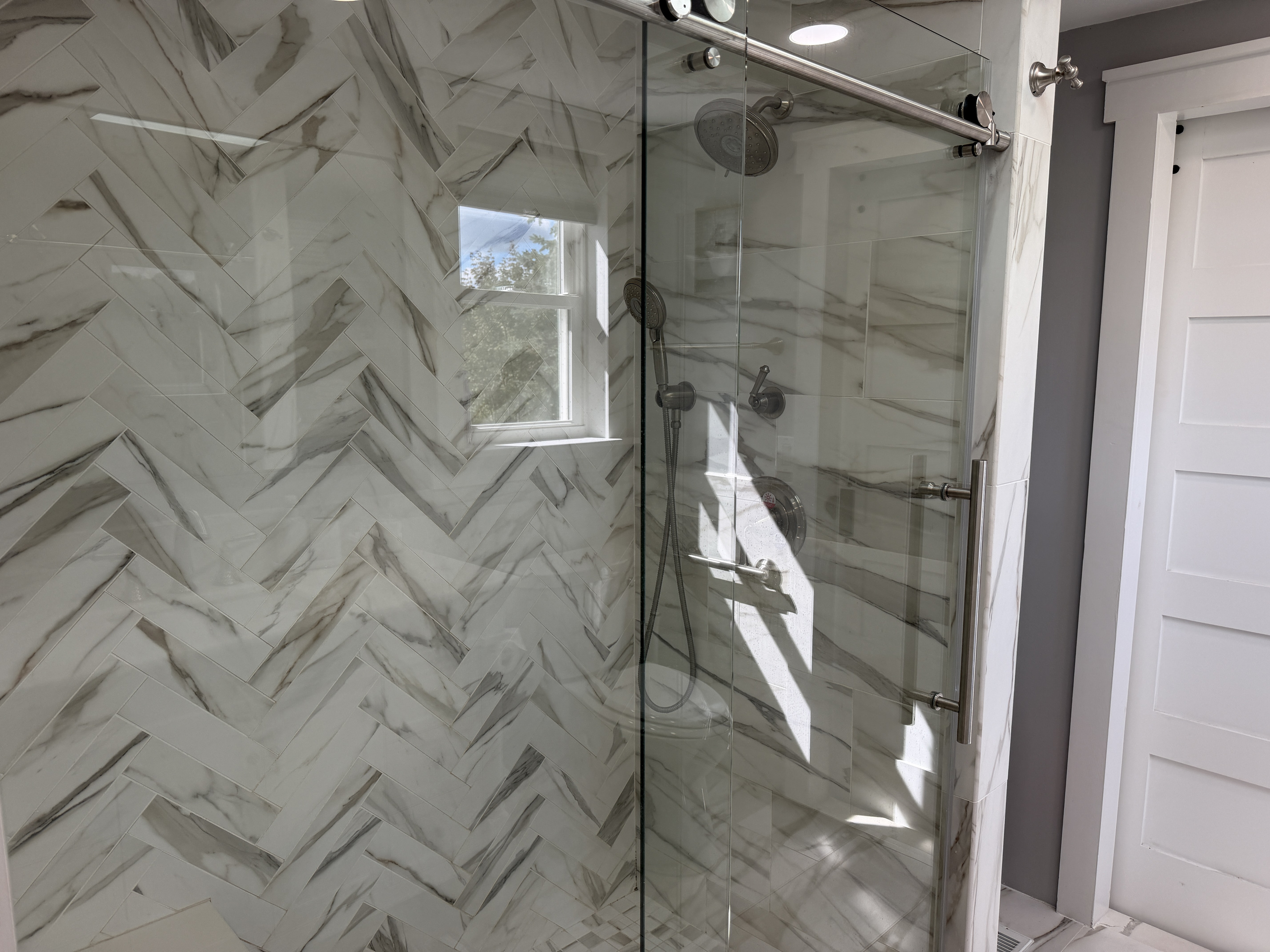 Frame-less glass shower