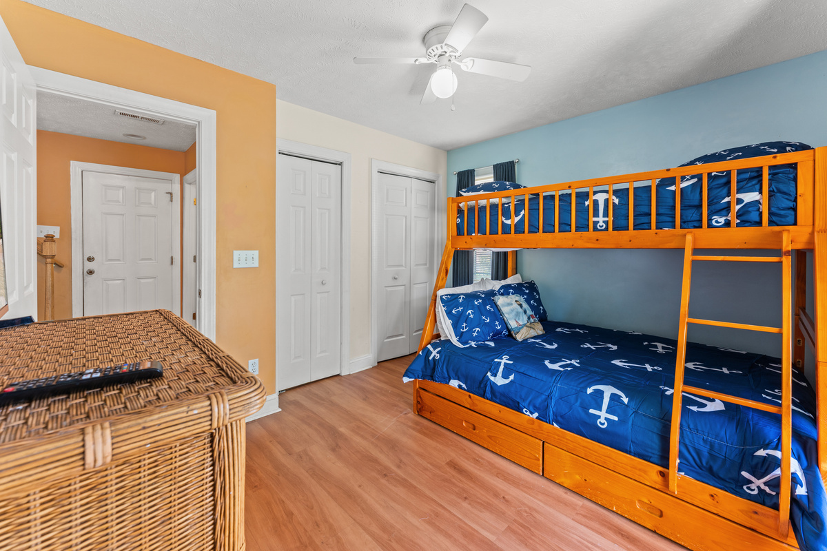4th Bedroom - Downstairs Double & Twin Bunk Bed