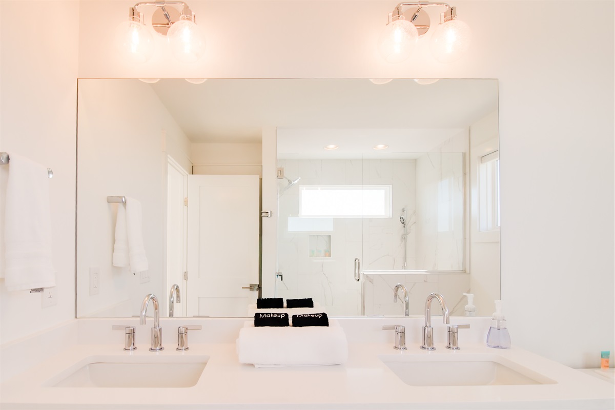 Bathroom 1 - Master Ensuite