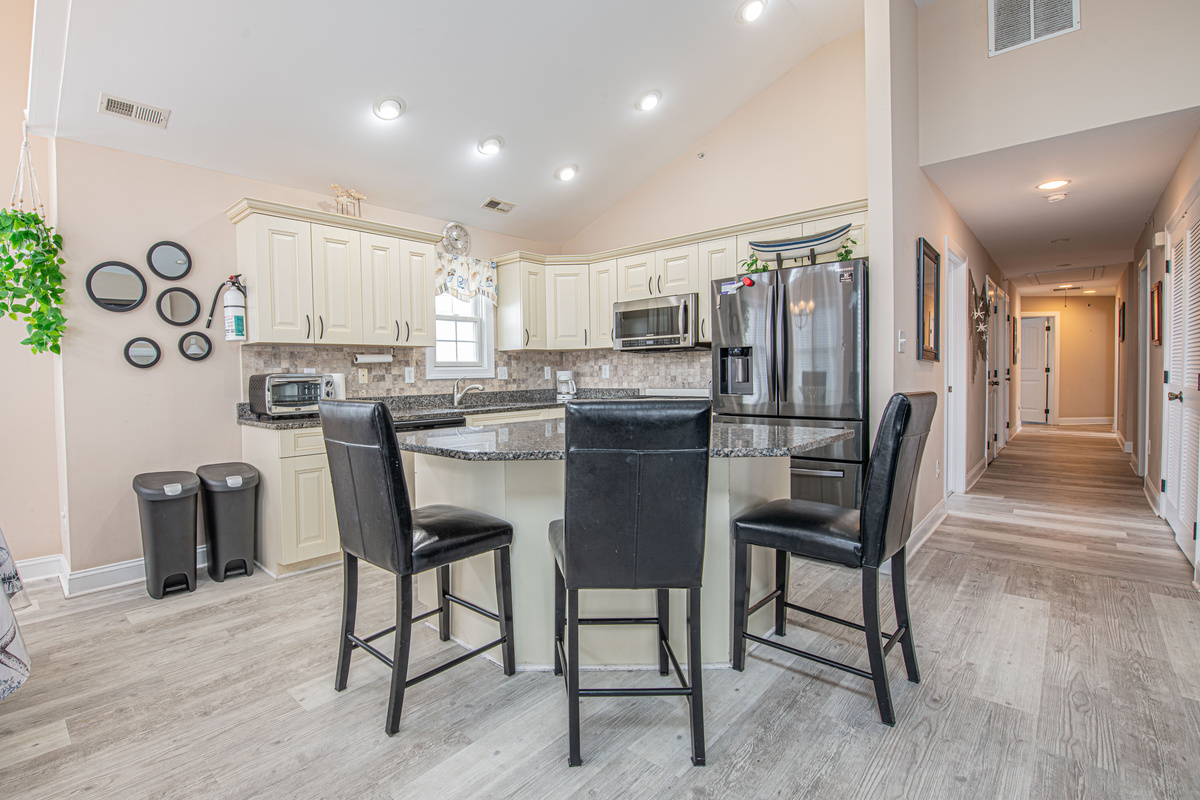 Modern Kitchen with Breakfast Bar Seating