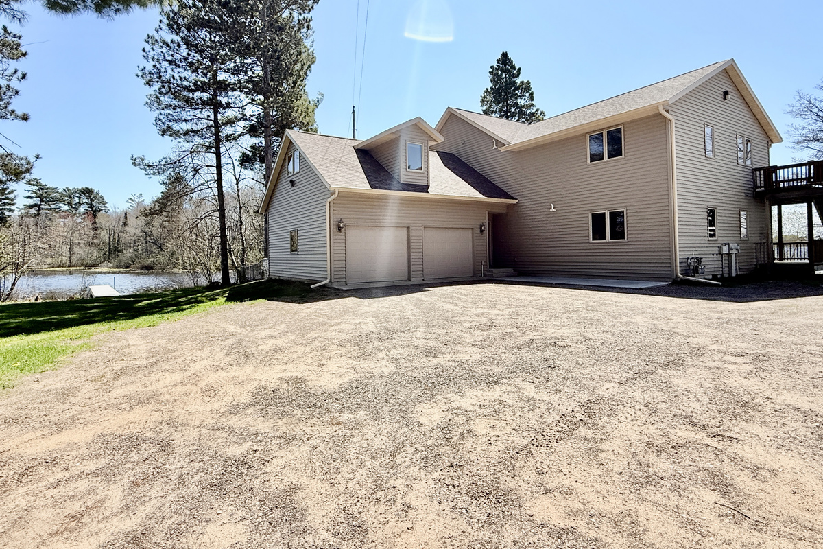 Exterior - Front View & Driveway