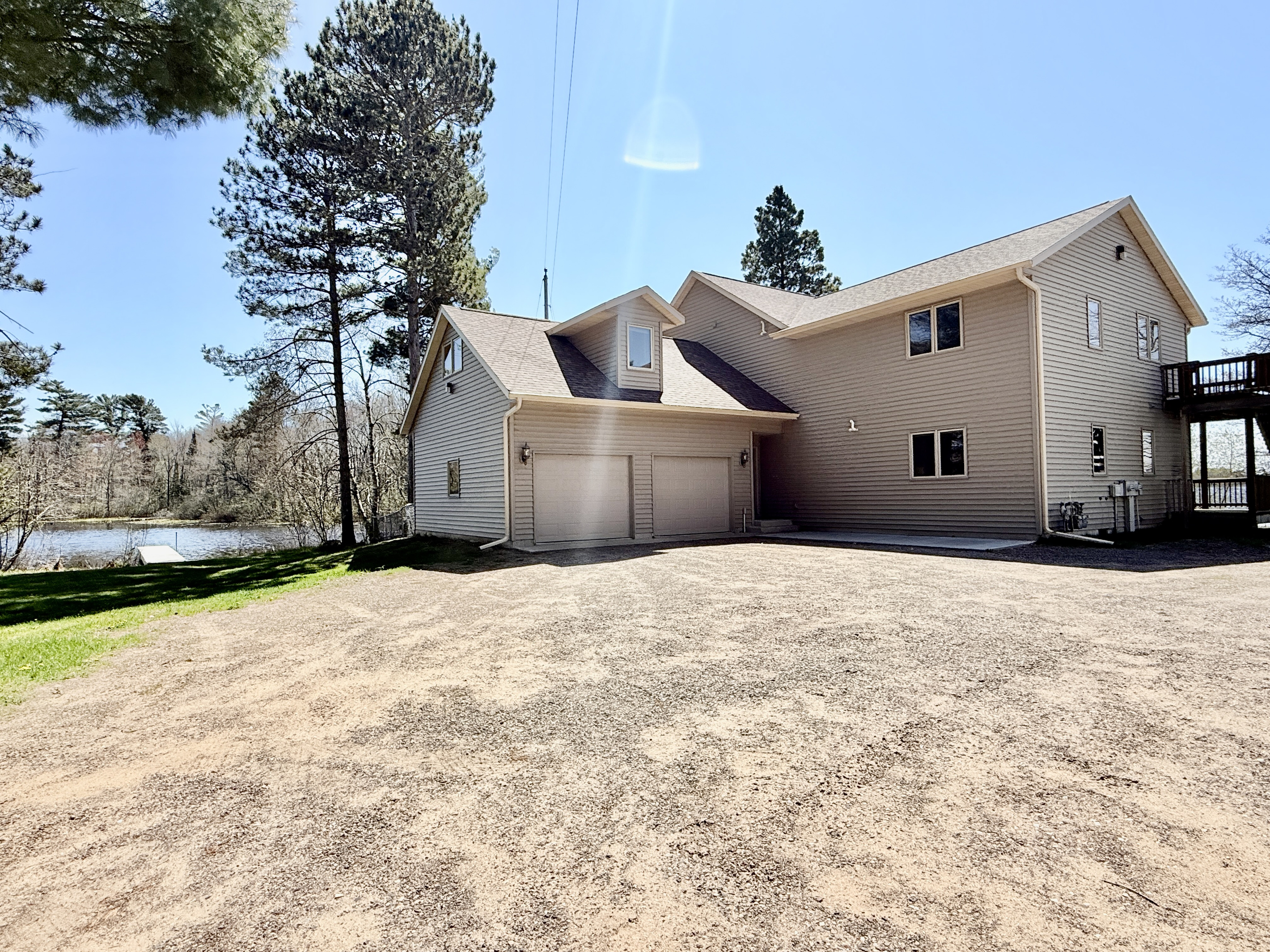 Exterior - Front View & Driveway
