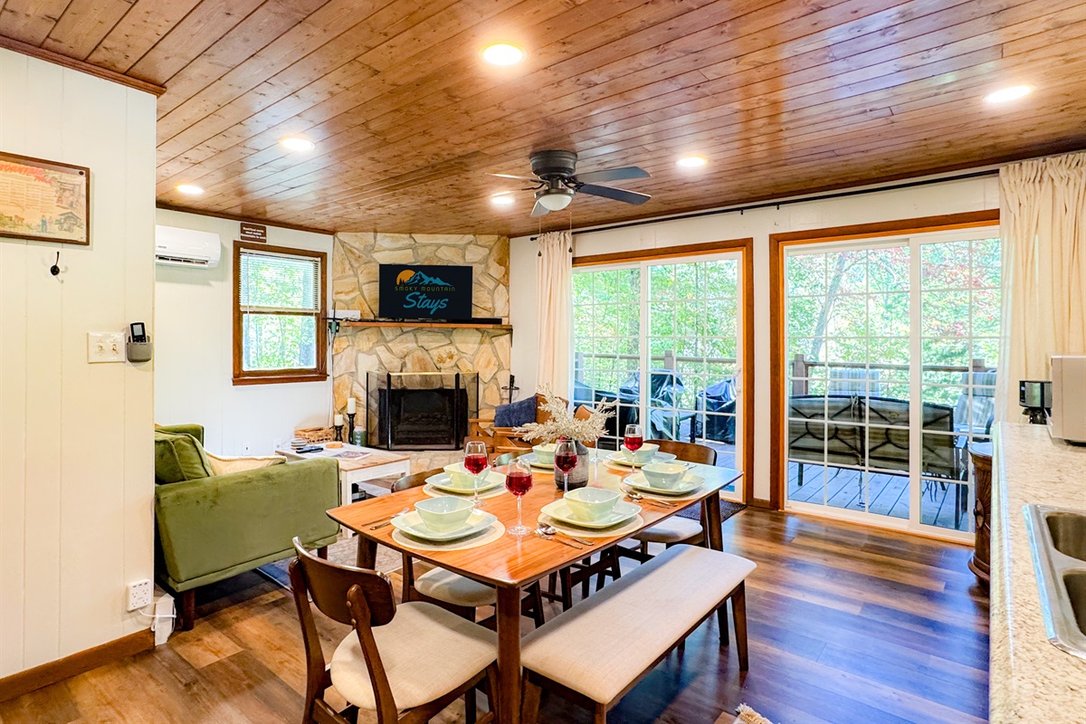 dining area leading into the kitchen