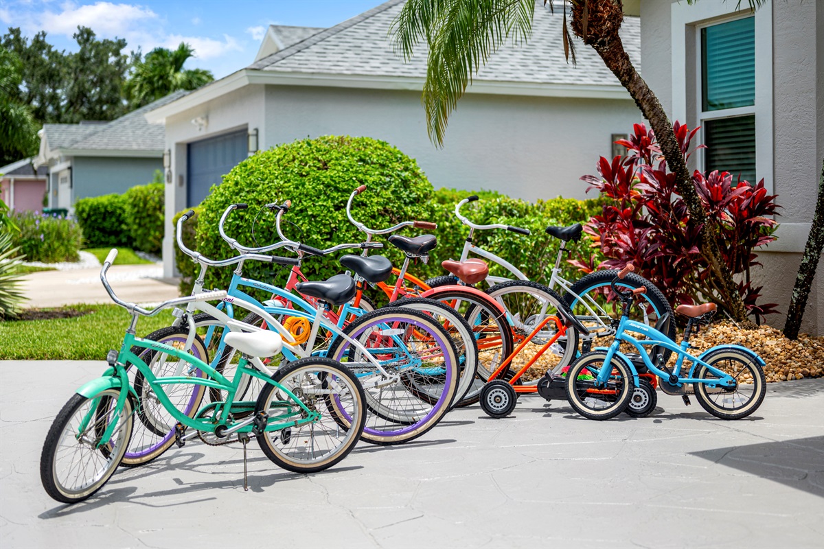 Four adult cruiser bikes + kids’ bikes = family-friendly Florida exploring