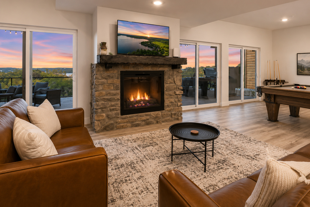 Lower level lounge & game room
