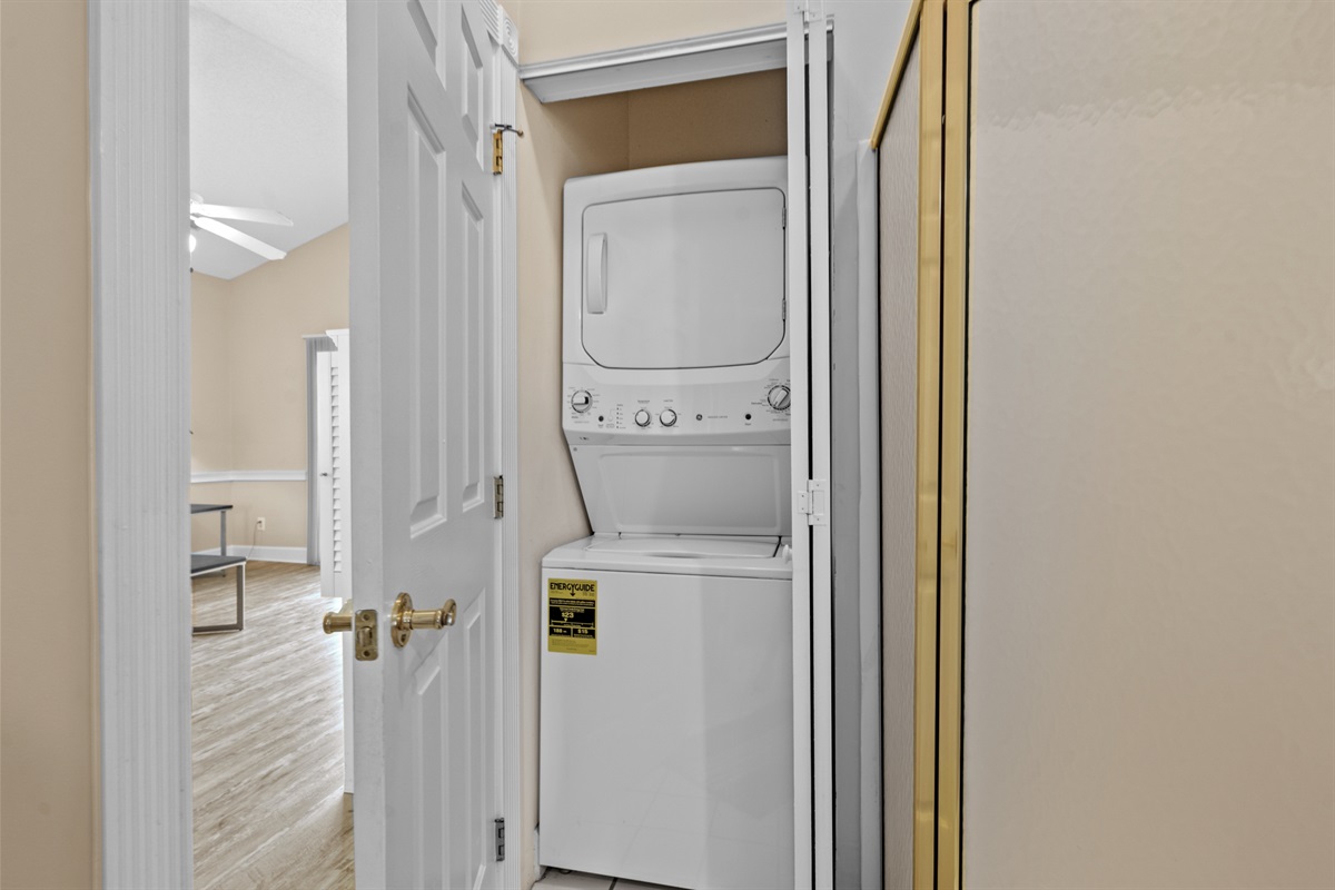 Stacked Washer/Dryer Accomadation