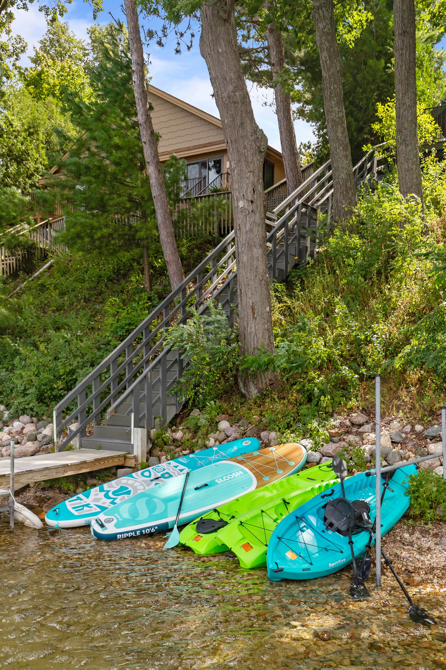 Head out on the water with 2 paddleboards and 3 kayaks ready for you to enjoy.