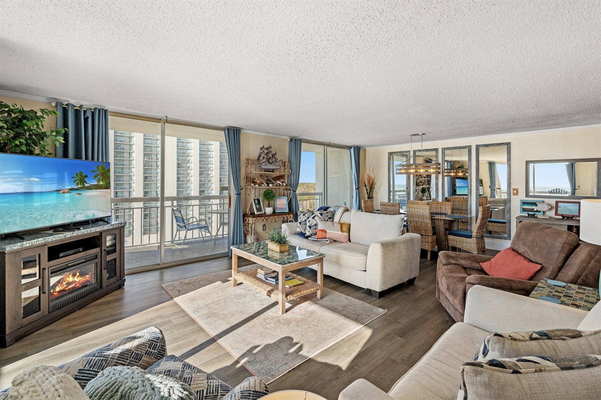 Large Open Living Room with sleeper sofa