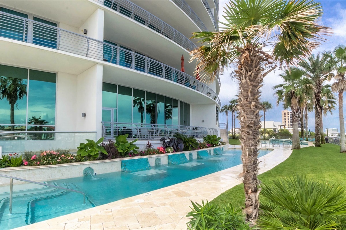 Your haven for grown-up relaxation. Discover the quiet elegance of Bella Luna's adult-only pool and leave the everyday behind.