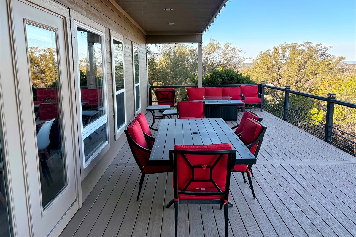 Lakeview Outoor Dining