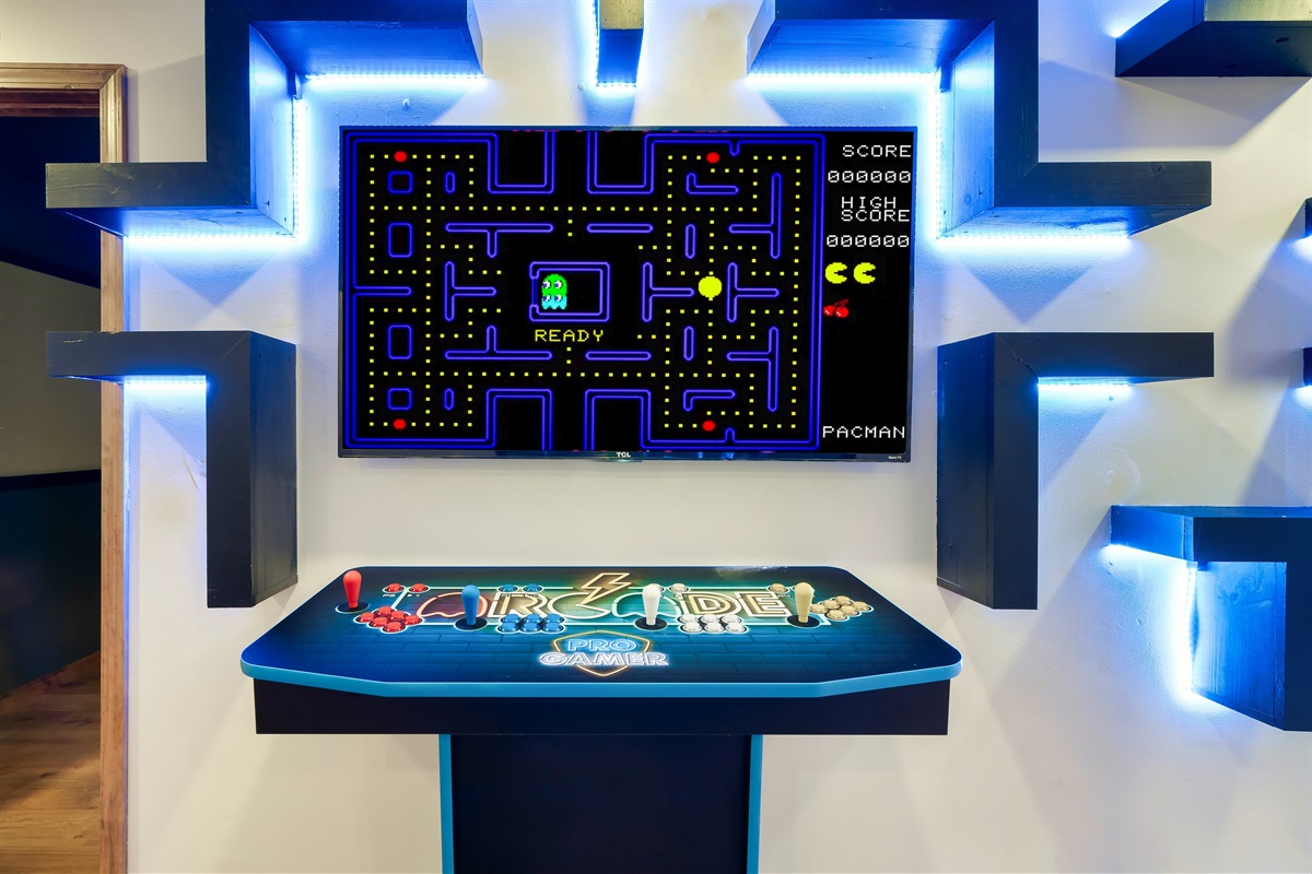 Game Room w/4 person arcade