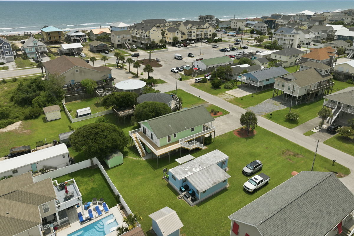 Perfectly situated in Surf City, My 4 Beaches offers the ideal location for enjoying the beach, boating, fishing, waterfront restaurants, and everything Topsail Island has to offer