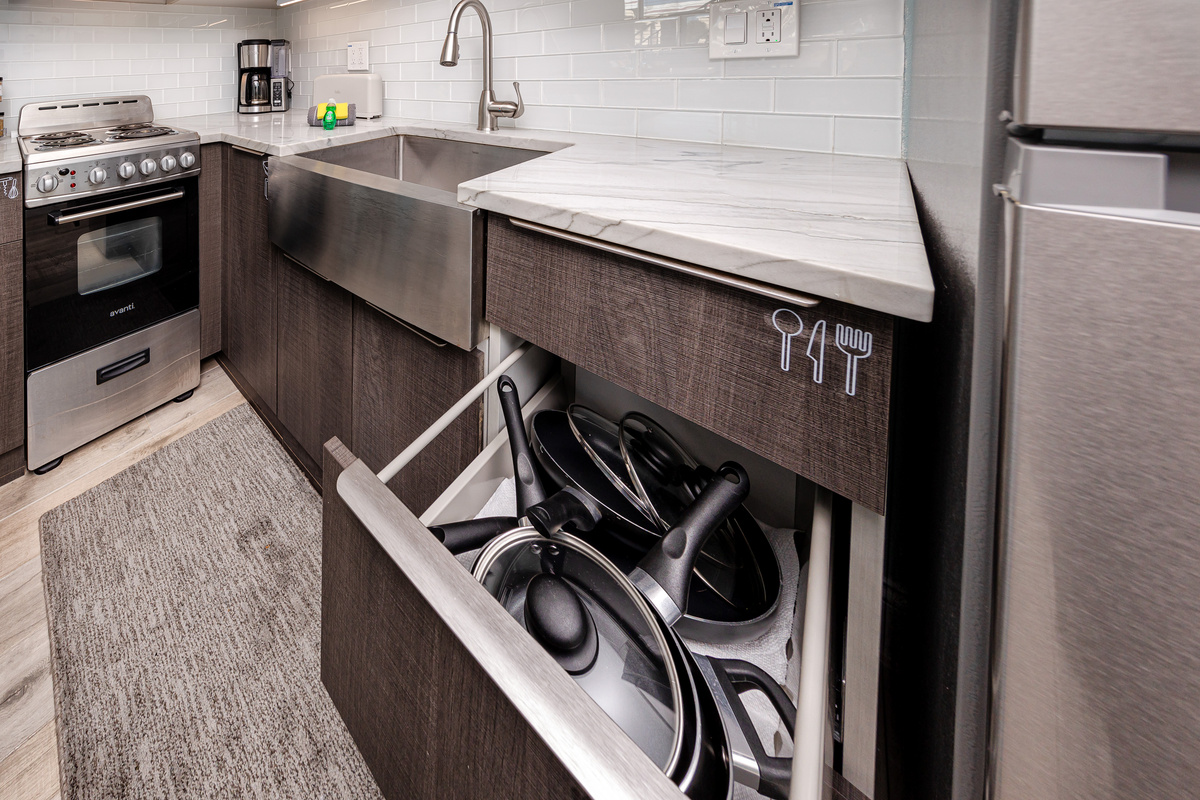 Fully stocked with cook ware
