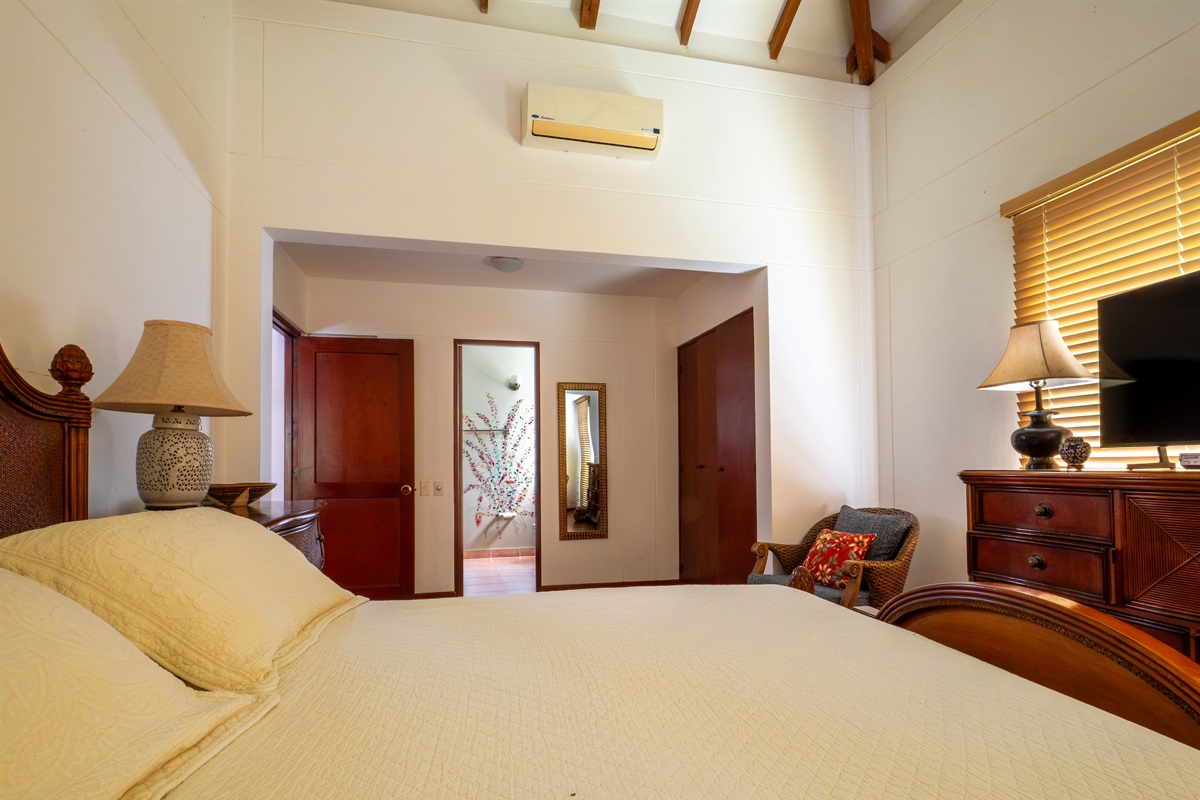 1st floor bedroom with en suite