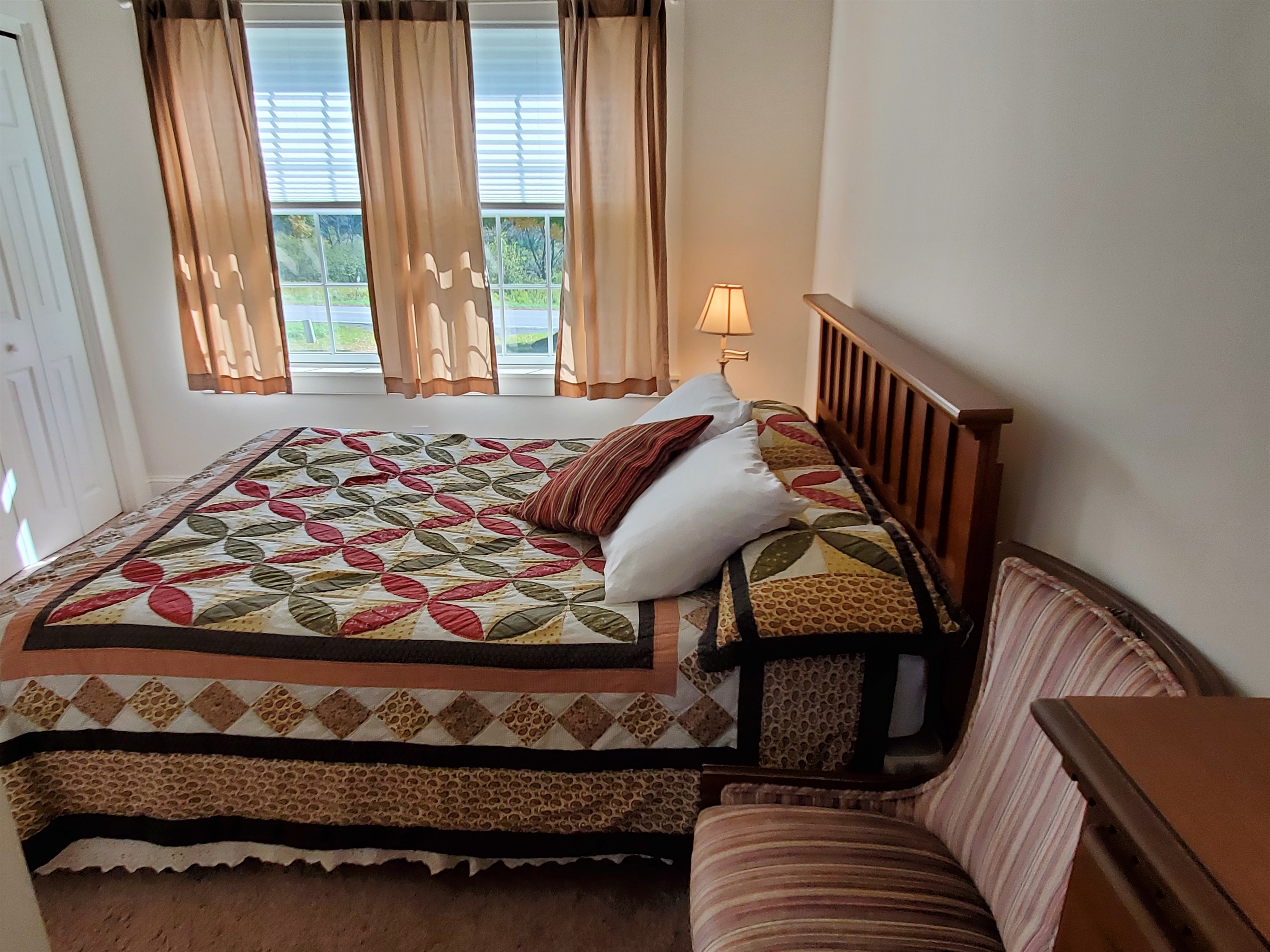 Queen bedroom  #2