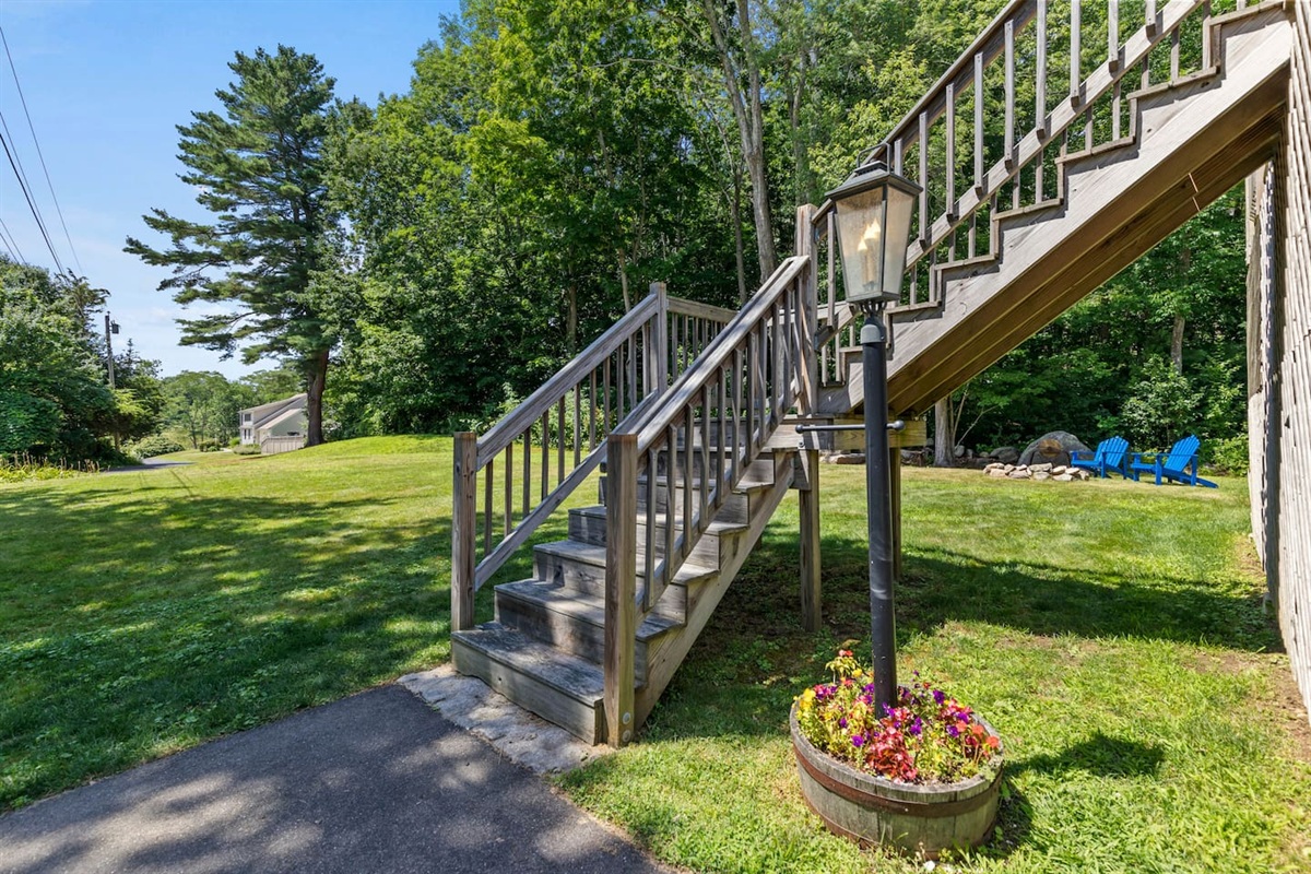 Stairs from driveway to front door.