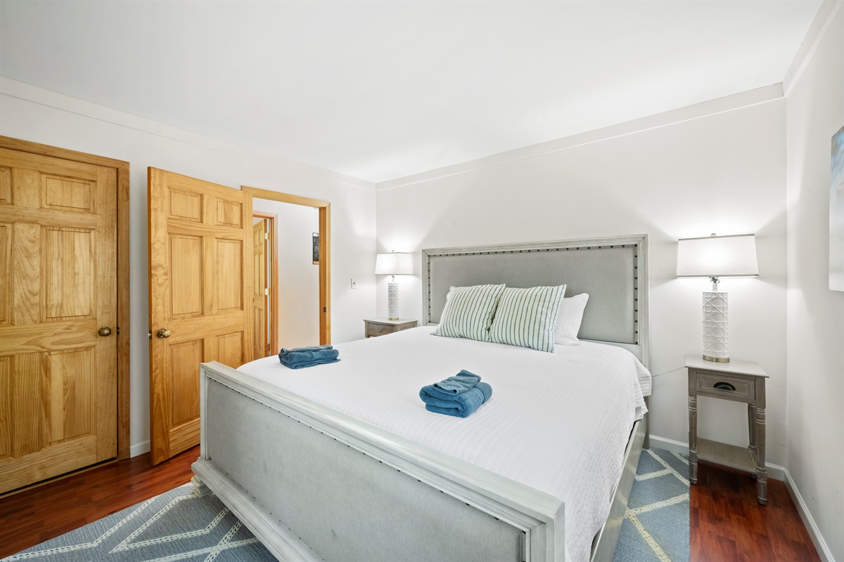 Master Bedroom | King Bed