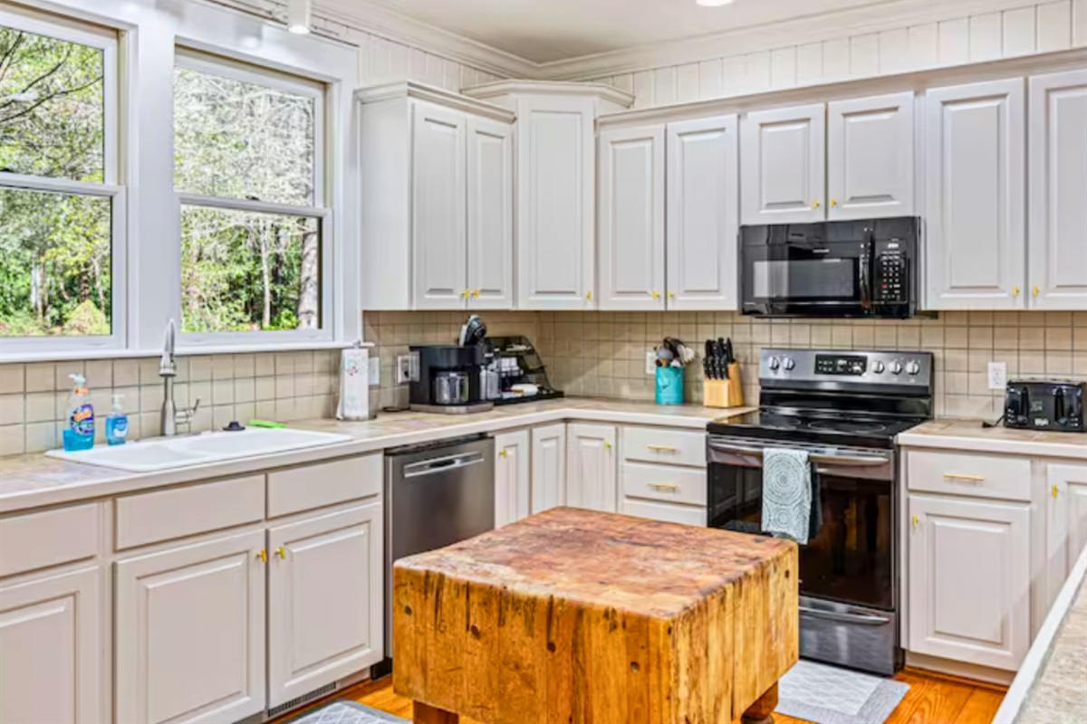Plenty of Counter and Cabinet Space in the Kitchen