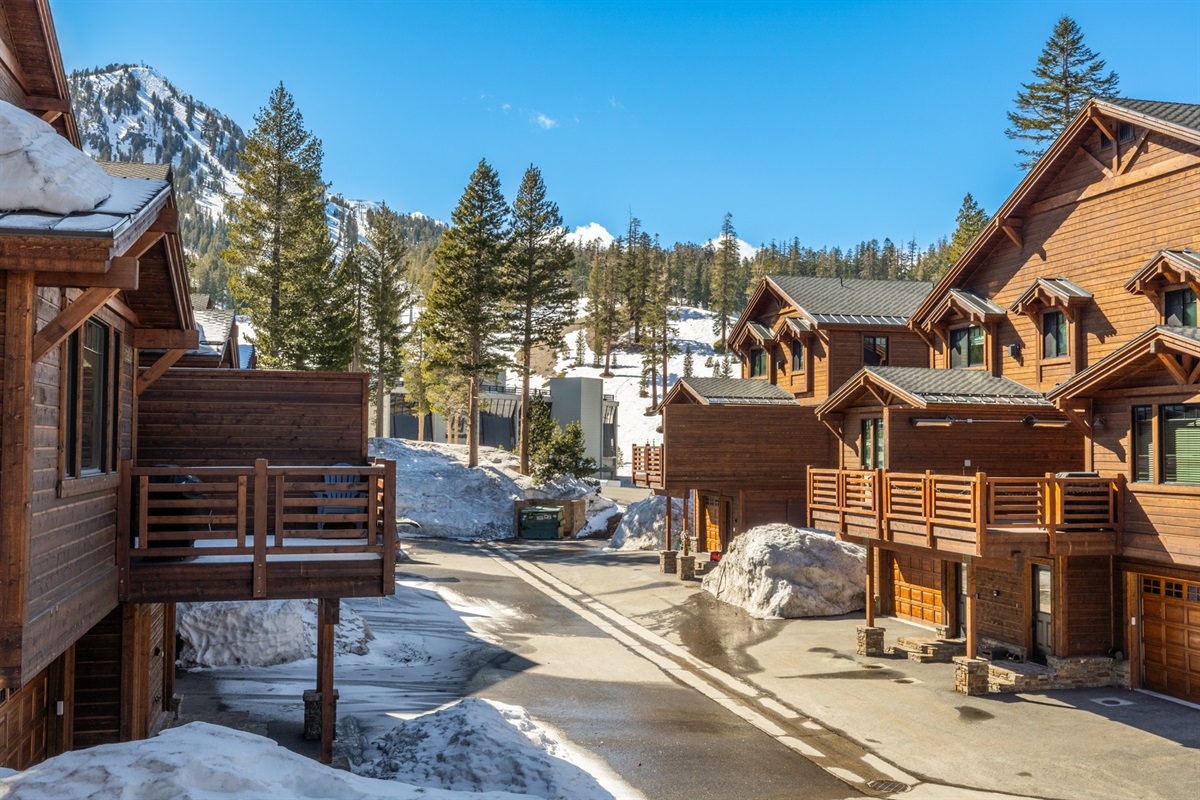 Views toward Canyon Lodge’s lifts and ski runs remind you how close the mountain is while relaxing on the balcony.