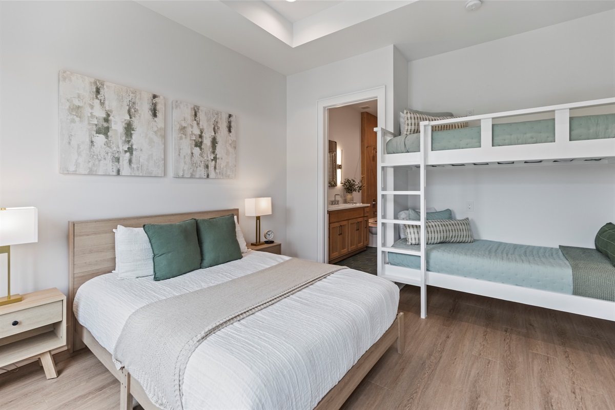 5th Bedroom w/ Bunks (3rd Floor)