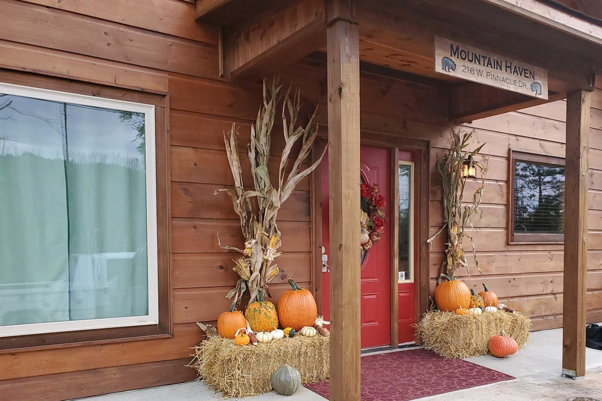 Seasonal decorations in the fall