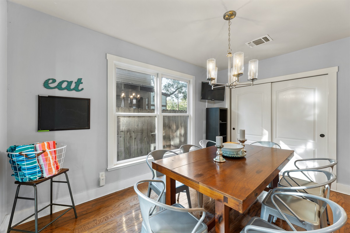 Pool towels provided