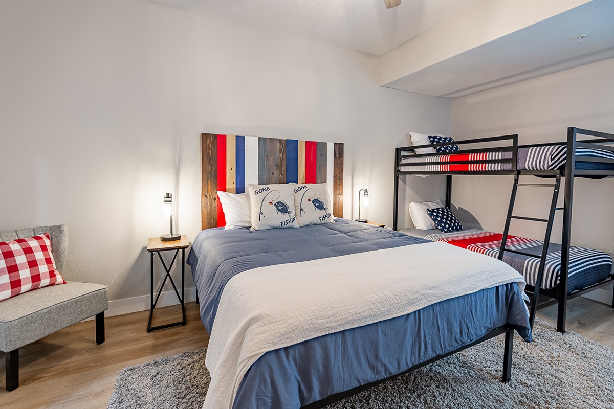 Queen with Bunk Beds