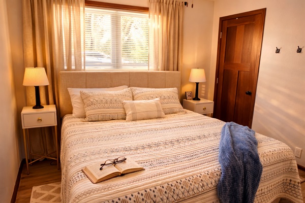 Cove-Out Cottage Main Bedroom 2