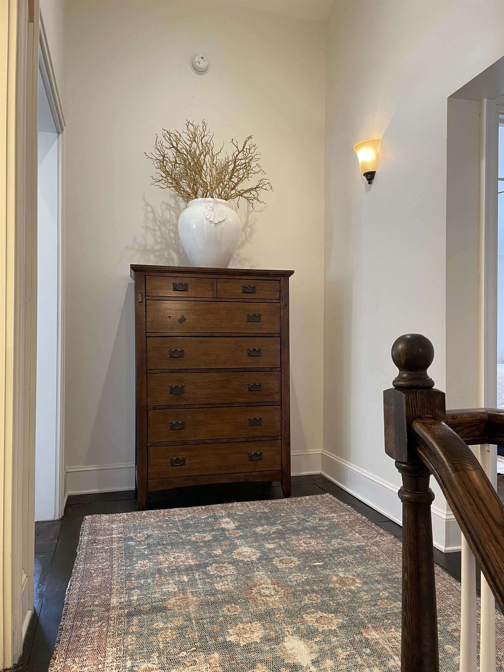 Gracious 2nd floor landing