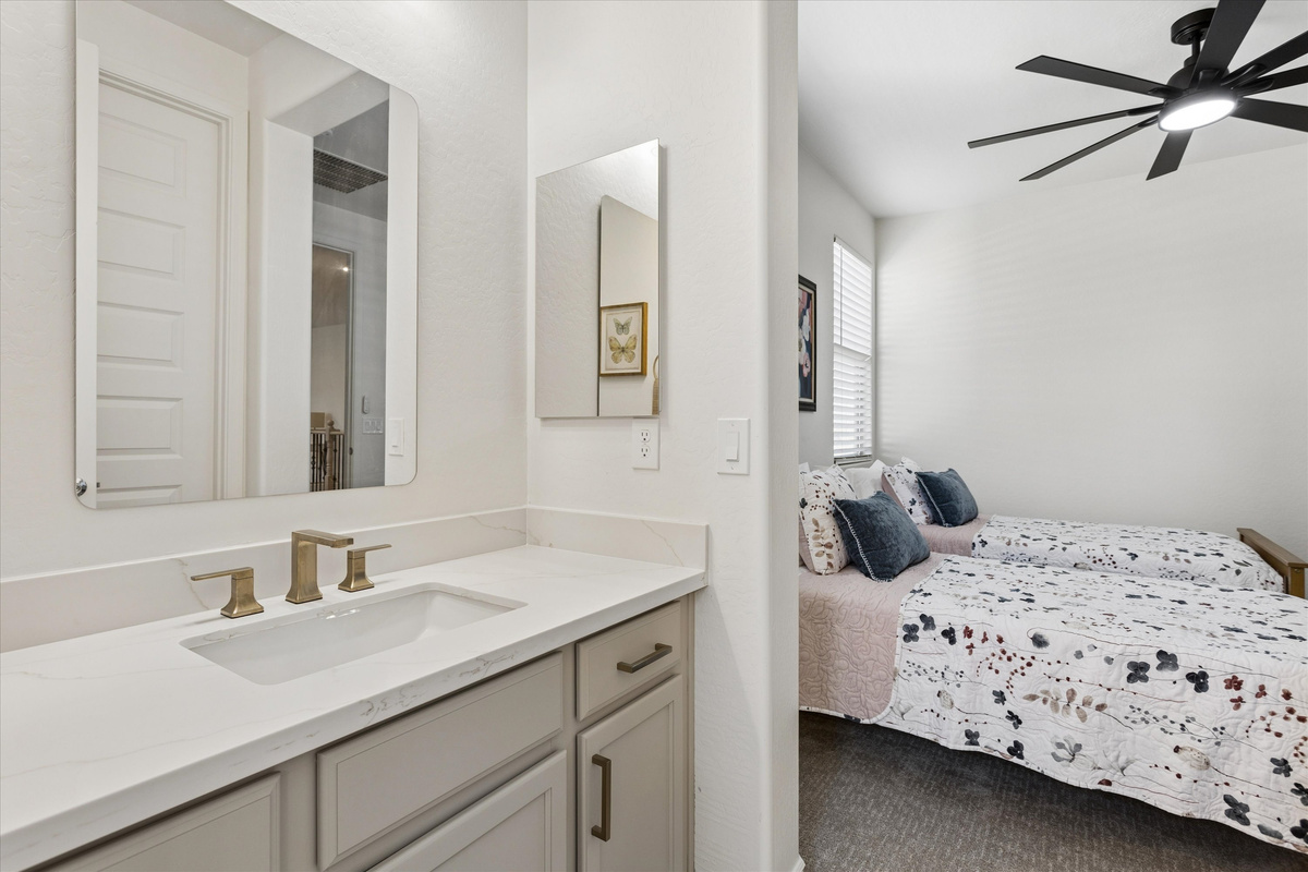 Modern Boho Retreat | 5BR/4.5BA | Near Westgate — Modern Boho Retreat | 5BR/4.5BA | Near Westgate, Glendale, Arizona — photo 51