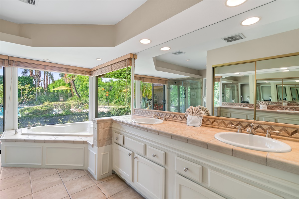 primary ensuite dual sinks