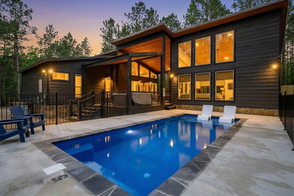 Unwind in the private pool after a day full of adventure in Broken Bow