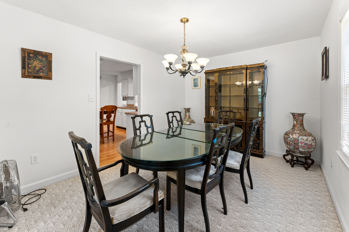 formal Dining area with seating for 6