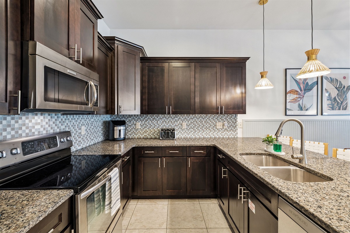 Cook, sip, and savor! Enjoy a modern kitchen and state-of-the-art appliances, with spacious countertops, and a convenient coffee station to start your day.