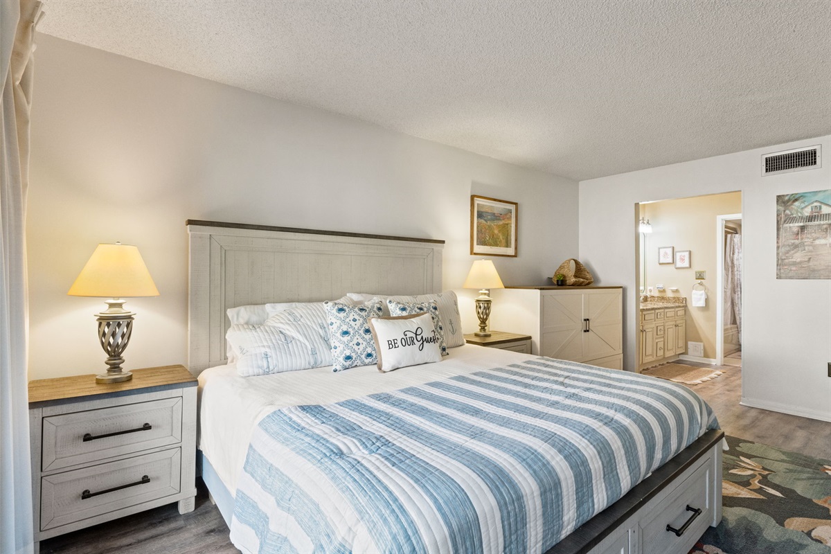 Bedroom with King Bed and Queen Murphy Bed