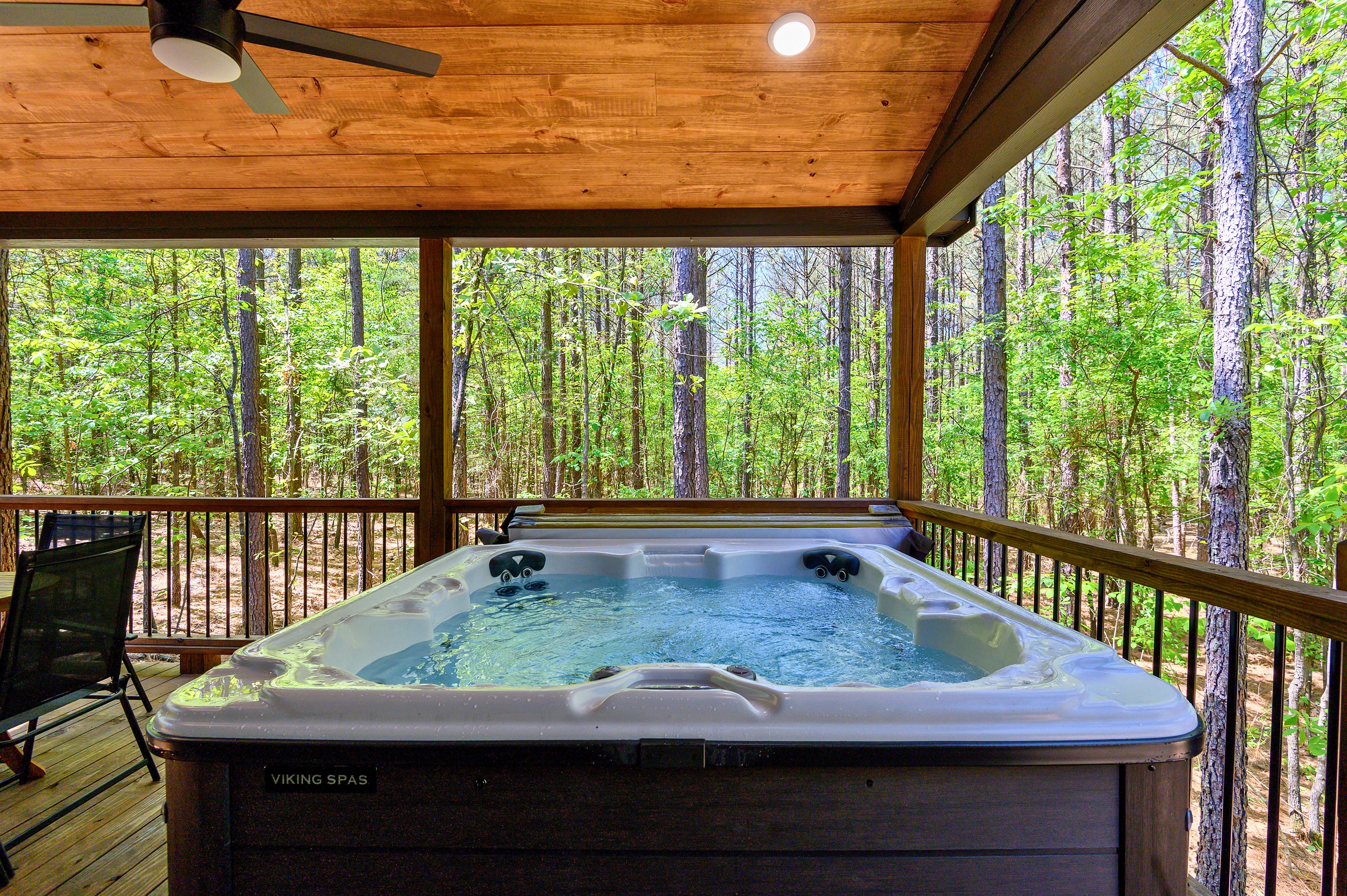 Unwind in your private hot tub beneath the tall pines. Whether it’s morning coffee or stargazing after sunset, this peaceful corner of Sutton Ridge is pure Hochatown magic.