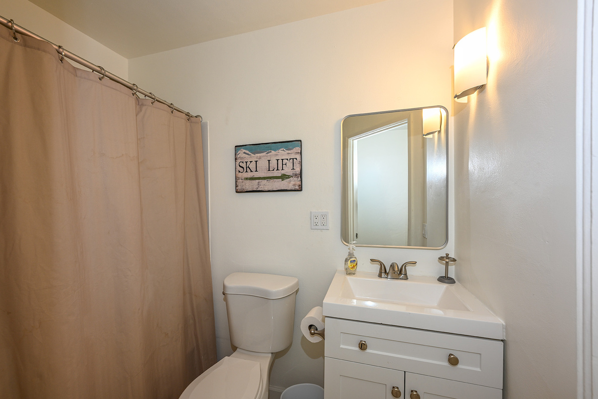 1st  Floor Bathroom