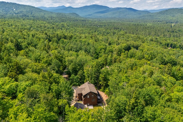 See it all from above—stunning views, peaceful surroundings, and wide-open space.