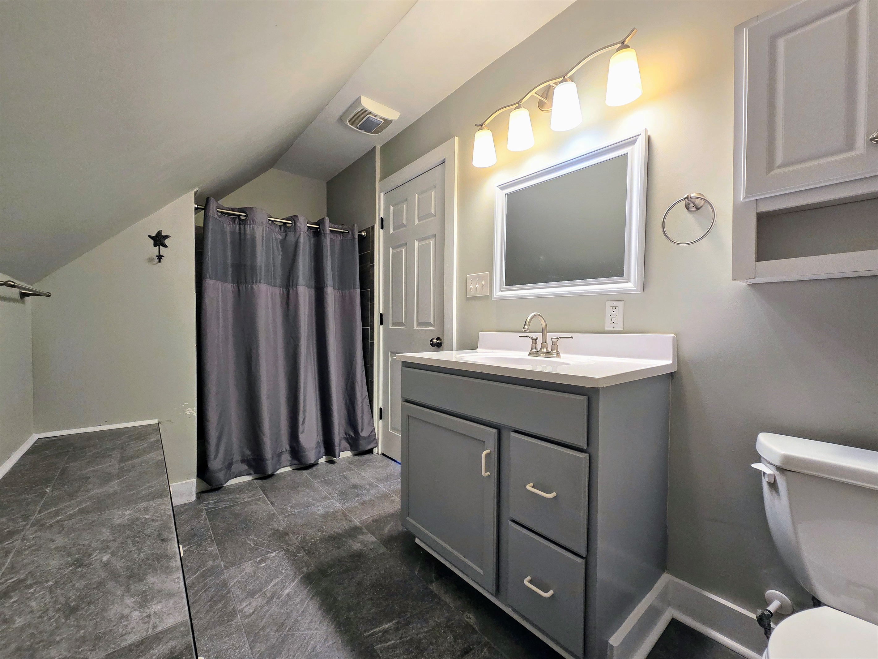2nd Floor Primary Bedroom Ensuite