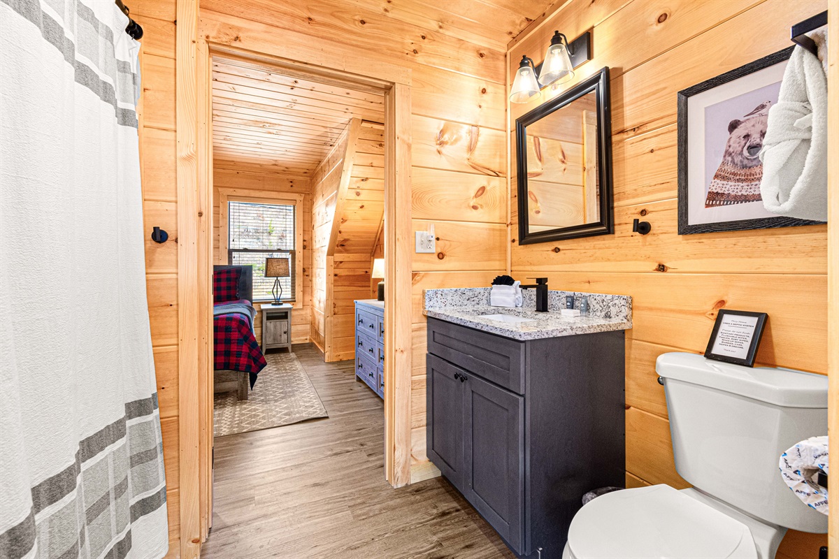Two jack n jill bathrooms separate the bedrooms upstairs.