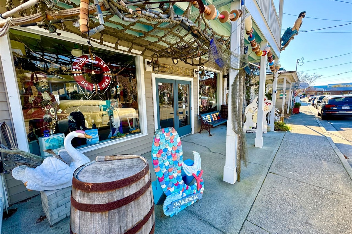 Downtown historic Swansboro on the waterfront - boating, fishing, dining, shopping, live music, and small town fun