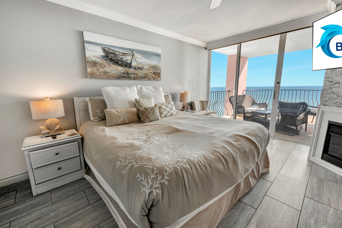 Stunning Bedroom Beautifully Decorated with Amazing Views 💫✨