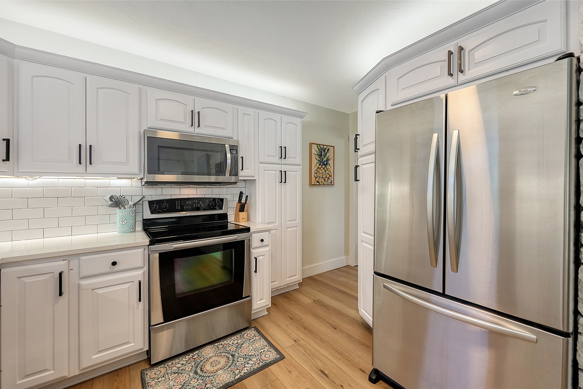 Fully stocked Kitchen