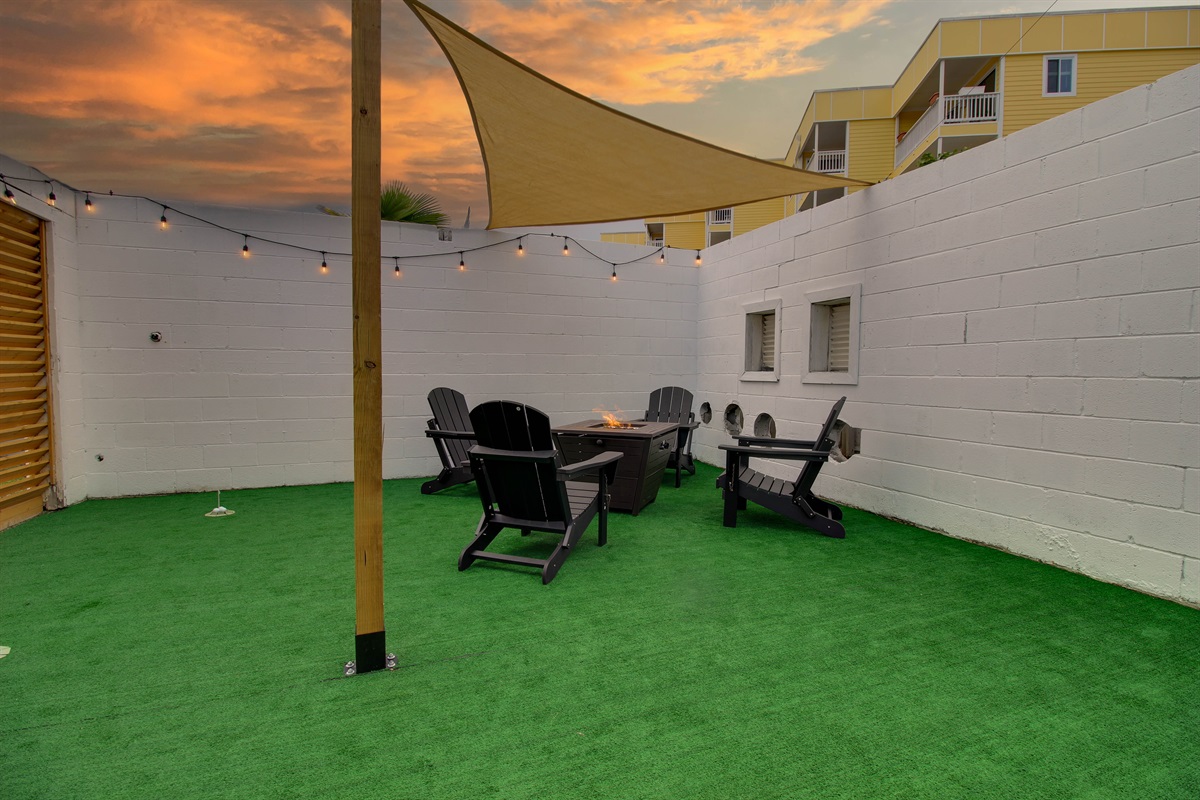 Shared Outdoor Lounge