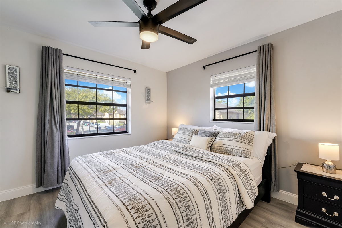 Bedroom #4 (Queen Bed)