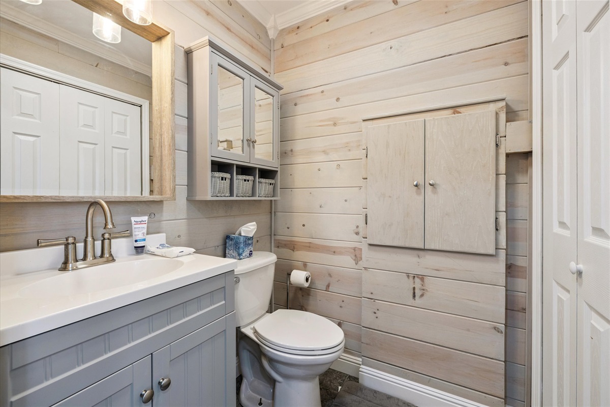 Bathroom 4 access from Bedroom 4