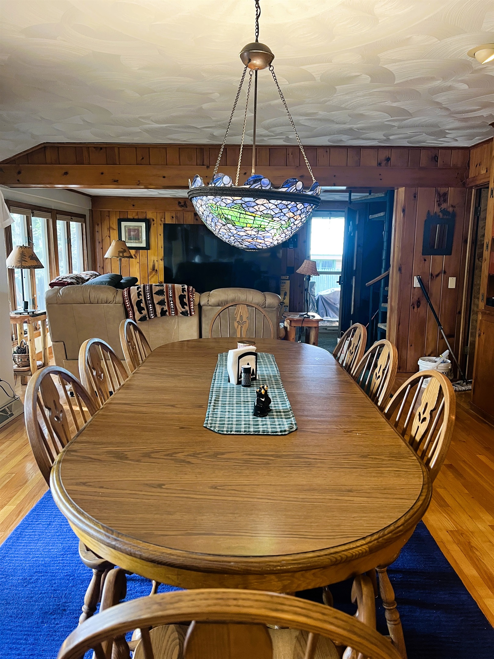 Seating for 8